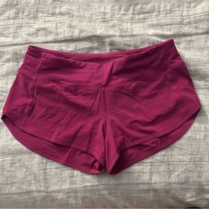 lululemon low rise speed up 2.5” size 6 in ripened raspberry